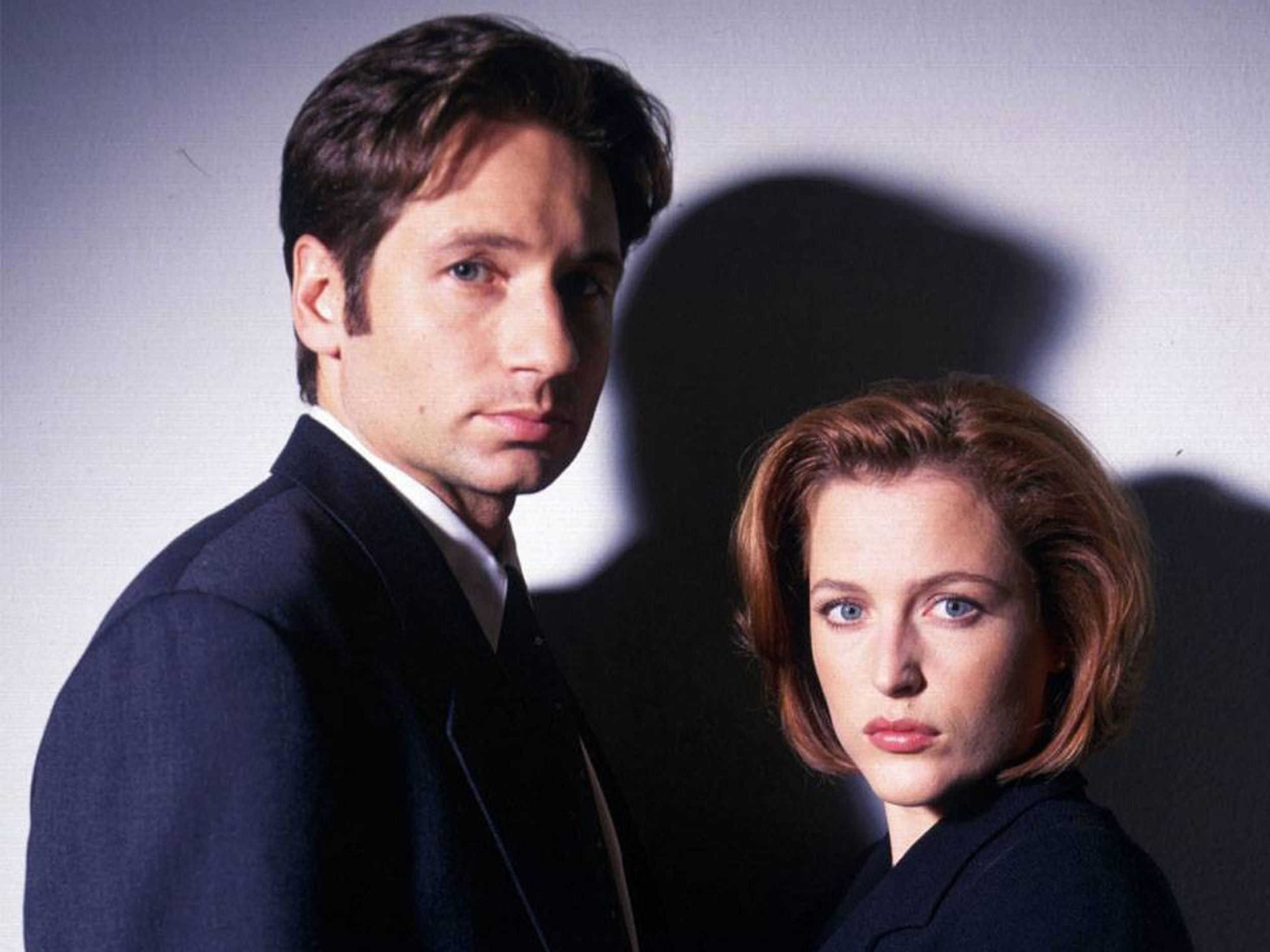in-true-mulder-and-scully-fashion-i-have-finally-uncovered-a-handful-of-behind-the-scenes-477704