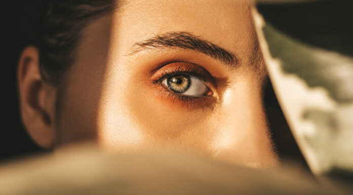 догляд макіяж для сяючих очей краплі мазь від сухого ока
