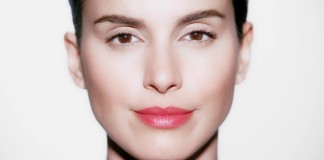 Свежий макияж за пару минут без зеркала для майских выходных
