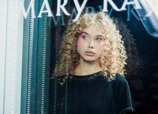 Эффект свежего лица: нежный макияж с Недели моды от визажистов Mary Kay