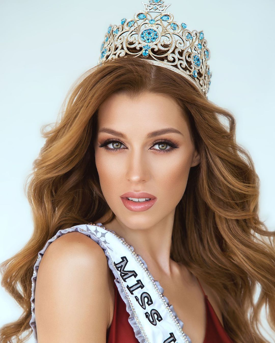 Мисс миссис 2019. "Мисс Украина Вселенная 2019". Мисс Украина 2020 победительница. Miss Universe 2019 участницы.