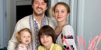 Сергей Притула с женой и детьми