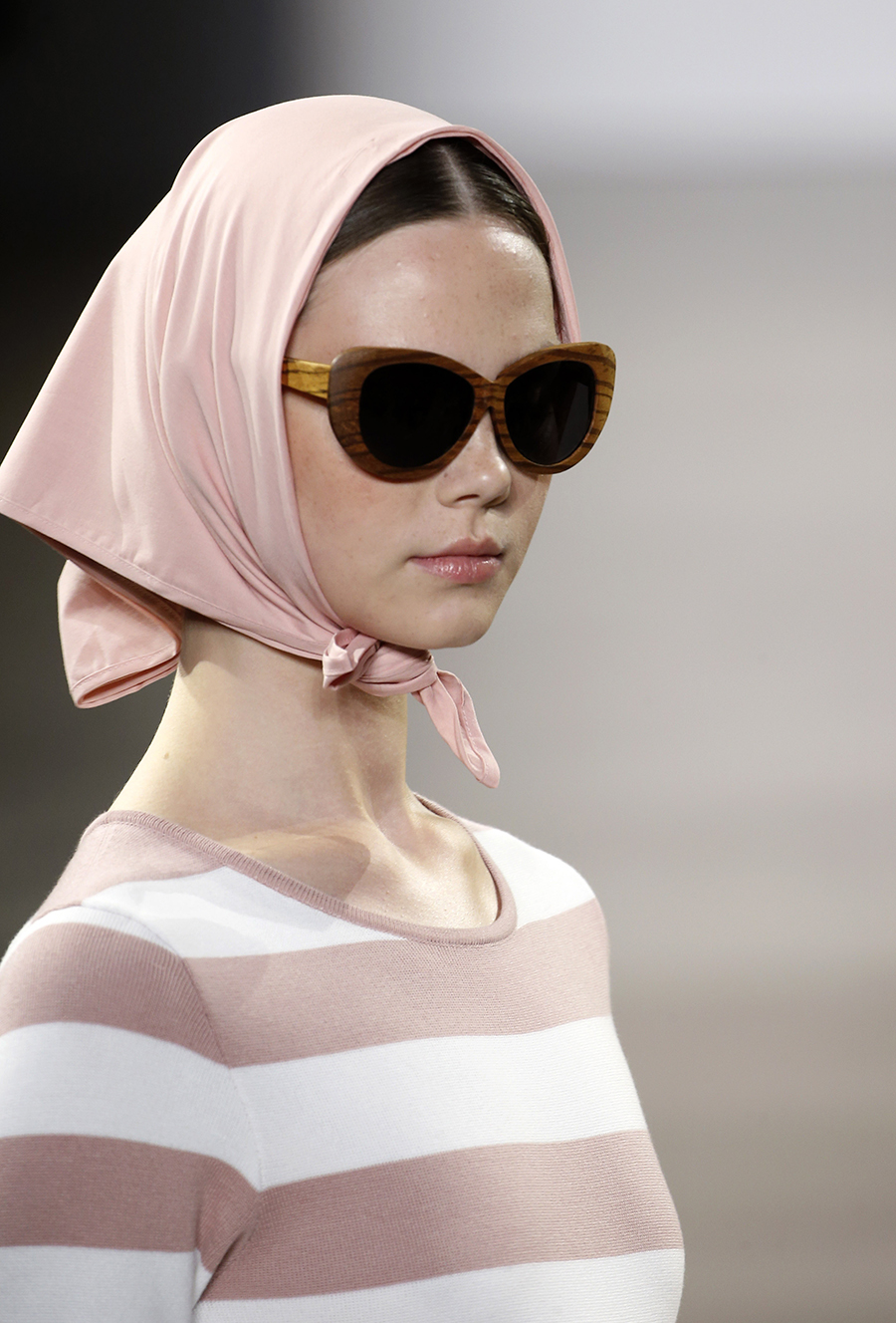 модная косынка платок от солнца розовая лето 2020