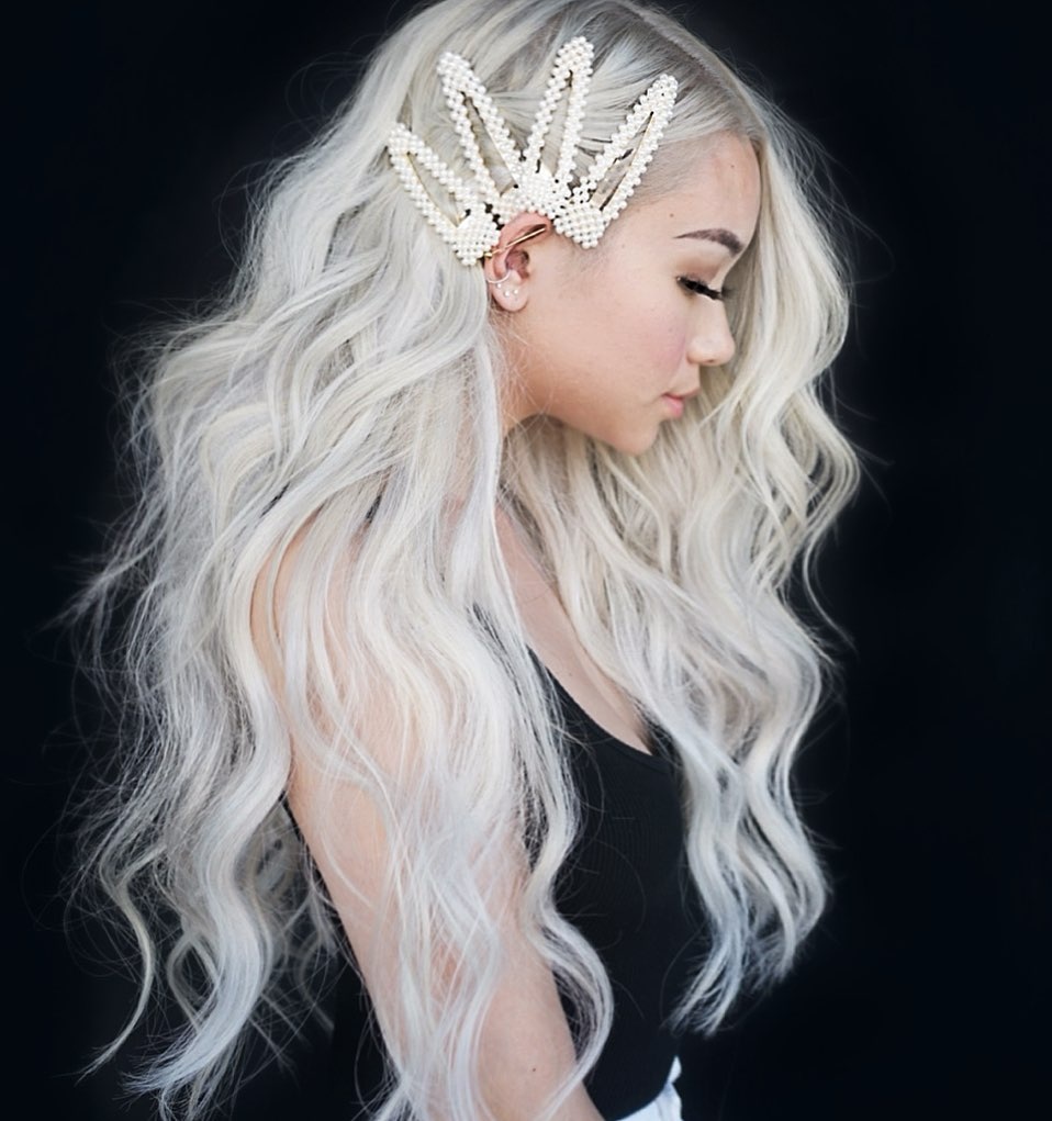 арктическийжемчужный платиновый блонд окрашивание для блондинок на светлые волосы осень-зима 2020-2021