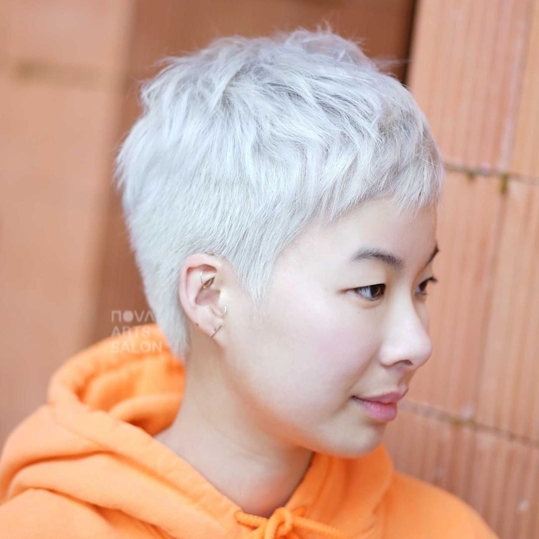 арктическийжемчужный платиновый блонд окрашивание для блондинок на светлые волосы осень-зима 2020-2021