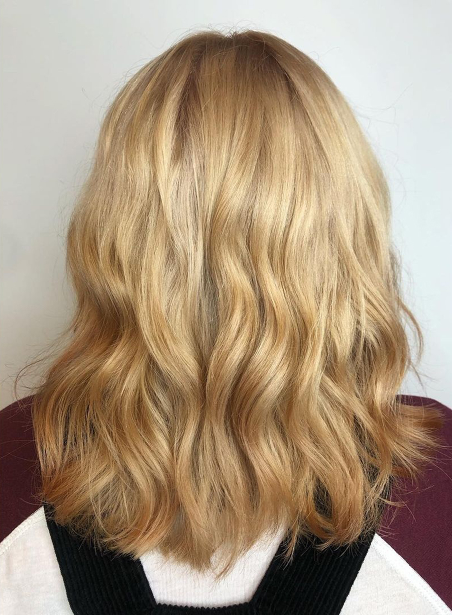 медовый бежевый блонд окрашивание для блондинок на светлые волосы осень-зима 2020-2021
