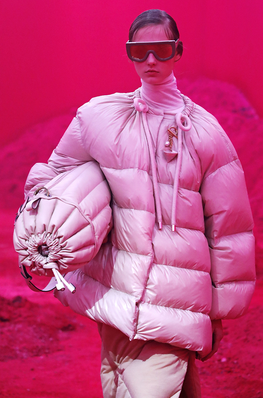 модный пуховик осень зима 2020 2021 розовый оверсайз