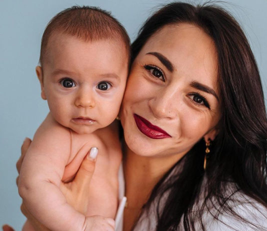 Илона Гвоздева впервые показала лицо 5-месячного сына илона гвоздева сын семья дети танцы со звездами