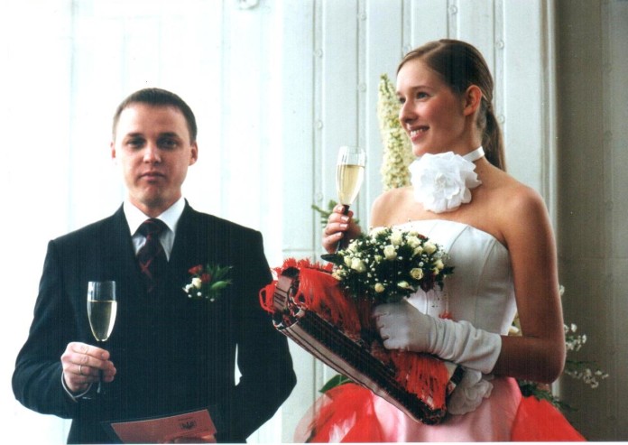 катя осадчая олег полищук свадьба свадебное платье длинное белое красное корсет украинские звезды в чем выходят замуж