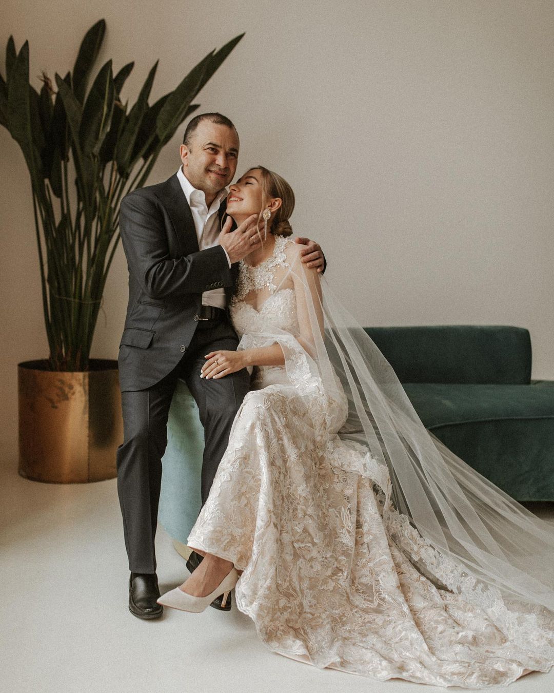 катерина репяхова виктор павлик свадьба свадебное платье белое длинное украинские звезды в чем выходят замуж