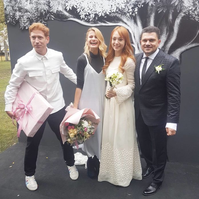 Светлана Тарабарова свадьба свадебное платье минимализм белое простоеукраинские звезды в чем выходят замуж
