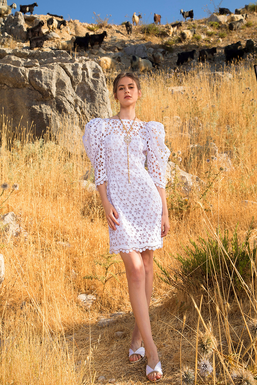 мини-платье модное лето 2021 короткое белое кружевное