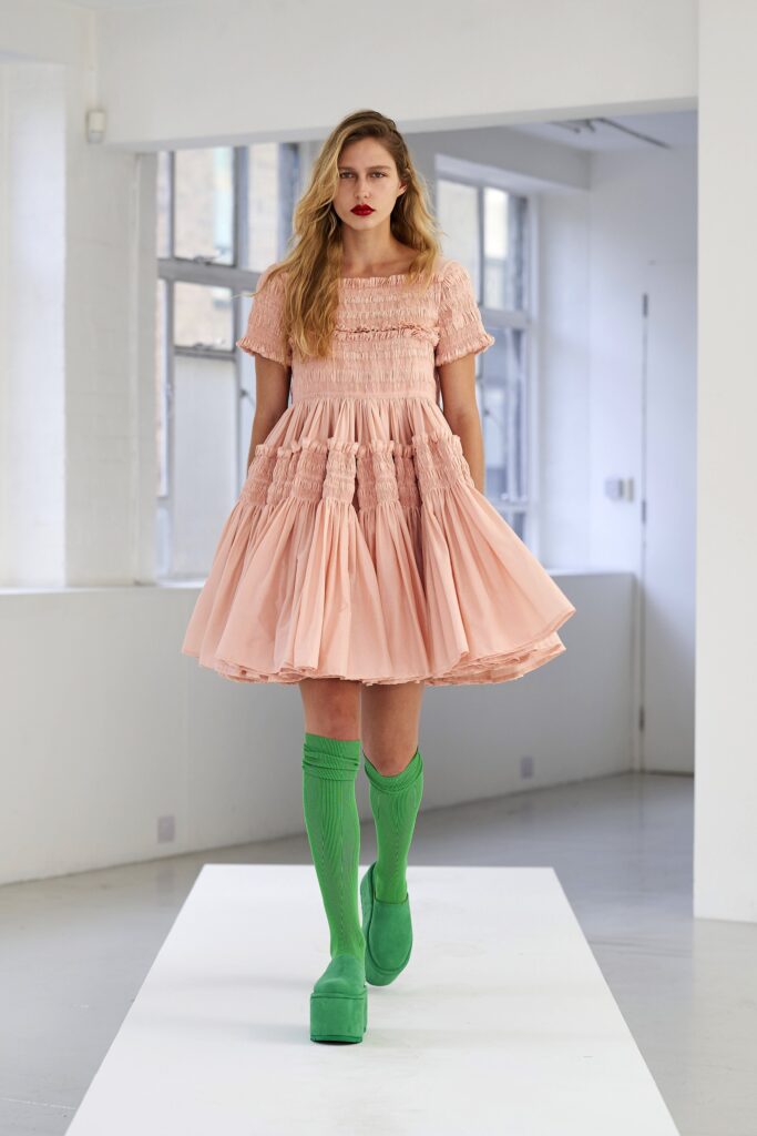 модное платье кукольное беби долл baby doll короткое пышное лето 2021 розовое