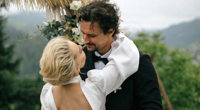 Тарас Цымбалюк показал фото своей стильной свадьбы в Карпатах тарас цымбалюк свадьба семья жена