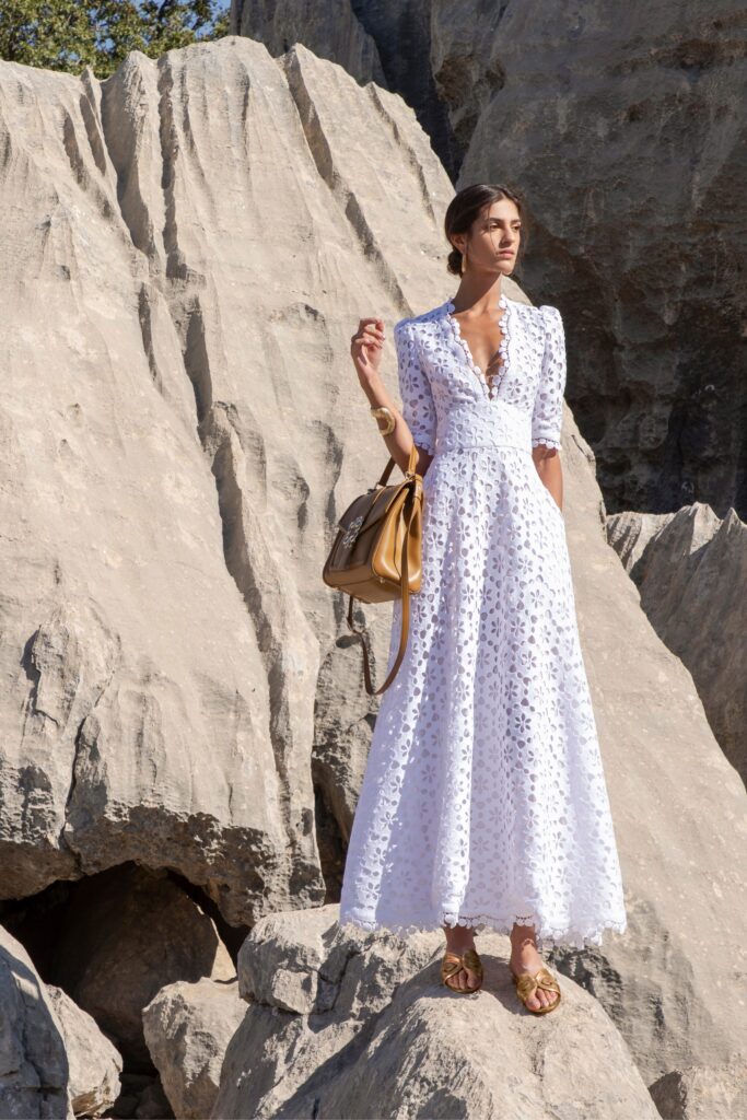 модное белое модное белое платье лето осень 2021 на свадьбу праздничное кружевное длинное миди с рукавами декольте