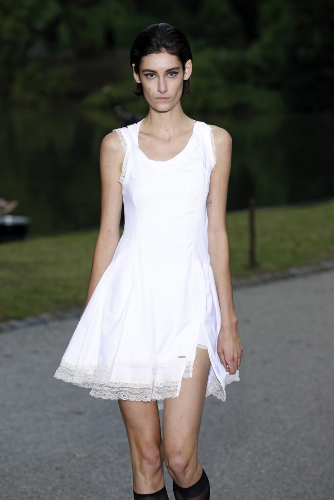 модное белое платье лето осень 2021 на каждый день короткое мини