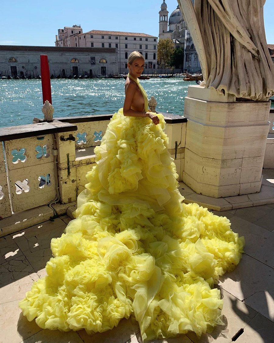 самые красивые платья венецианский кинофестиваль 2021