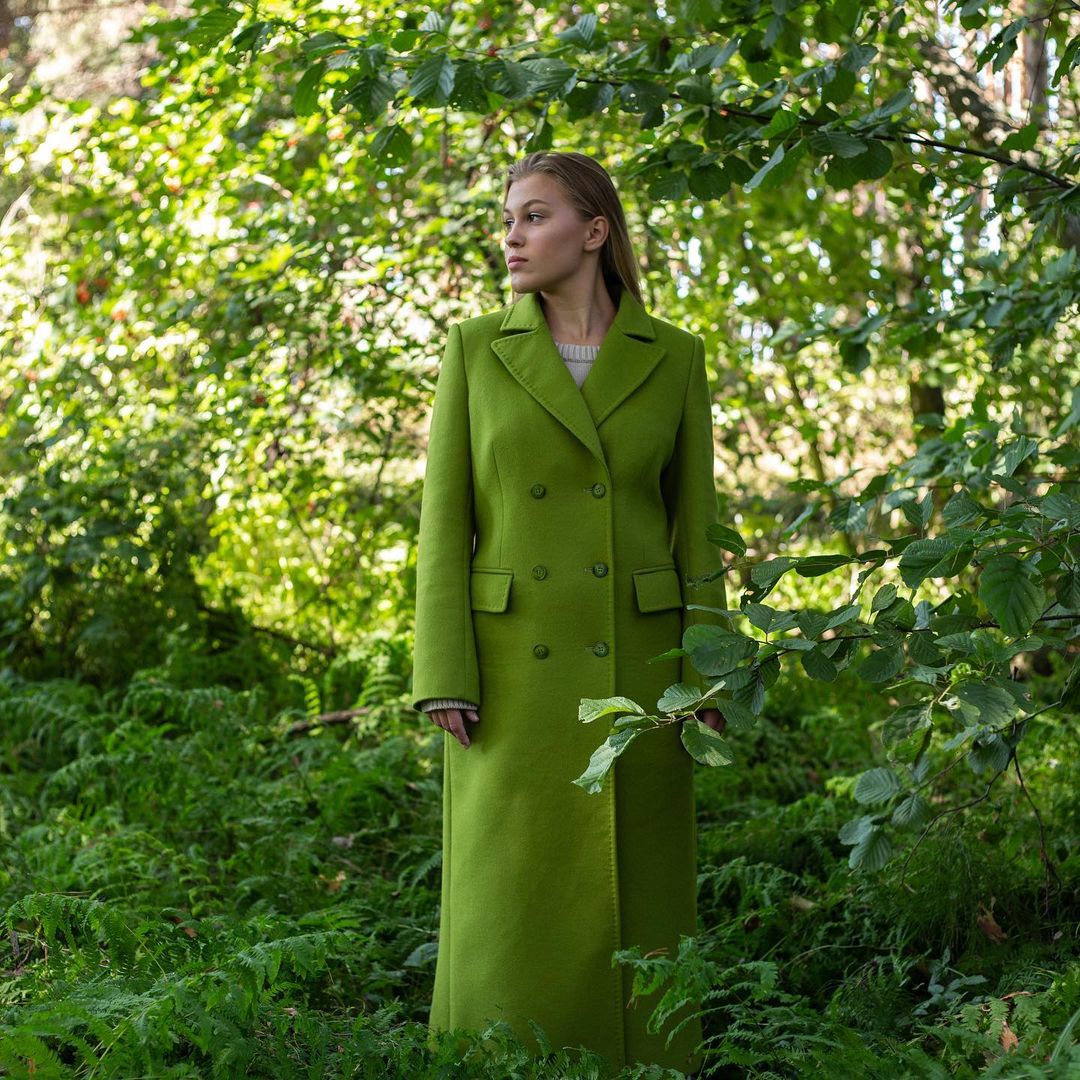 модное пальто осень зима 2021 2022 украинский бренд длинное макси зеленое