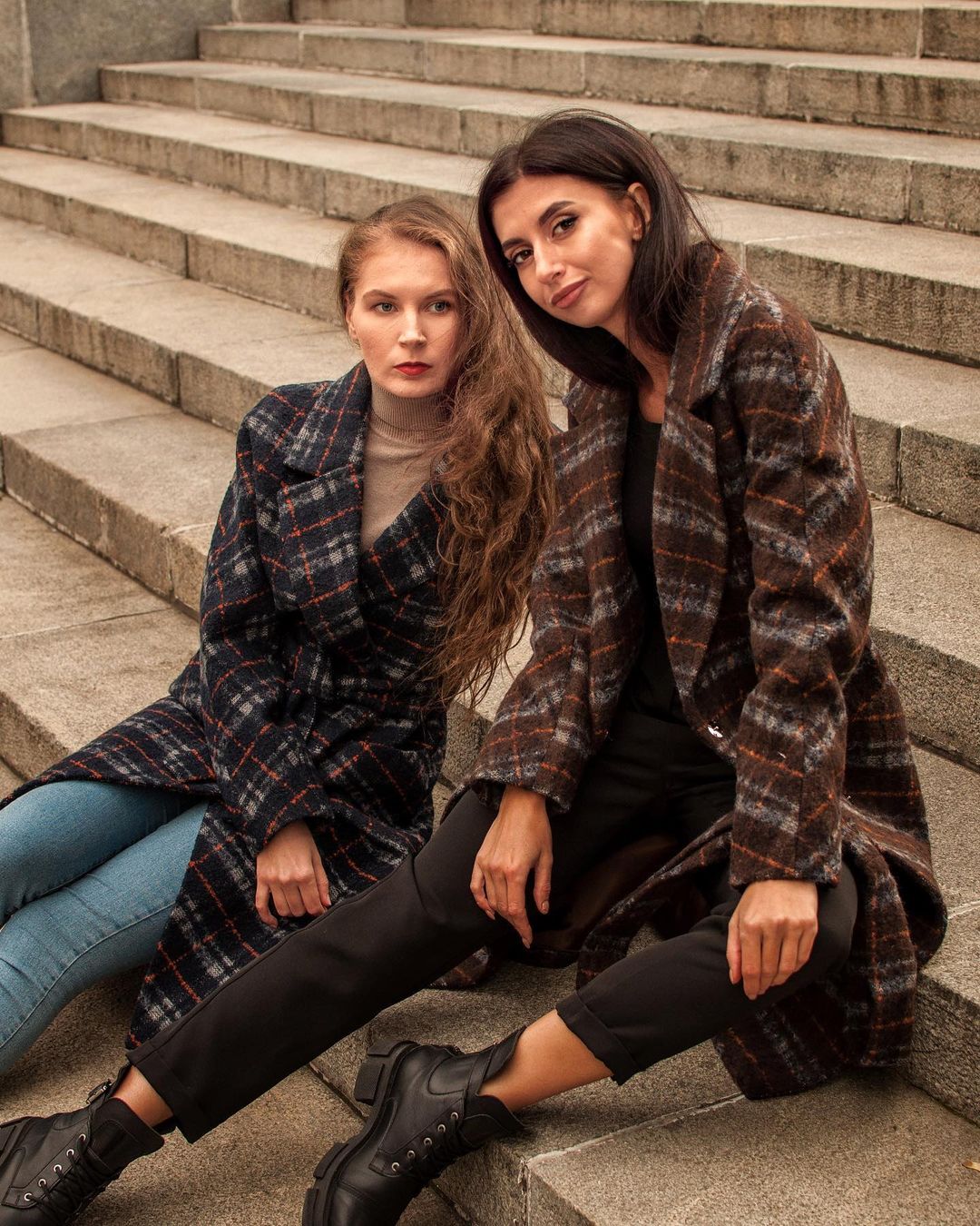 модное пальто осень зима 2021 2022 украинский бренд твид в клетку черное коричневое