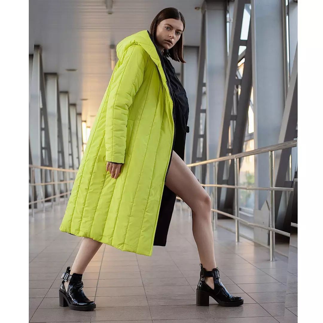 модное пальто осень зима 2021 2022 украинский бренд пуховое стеганое салатовое