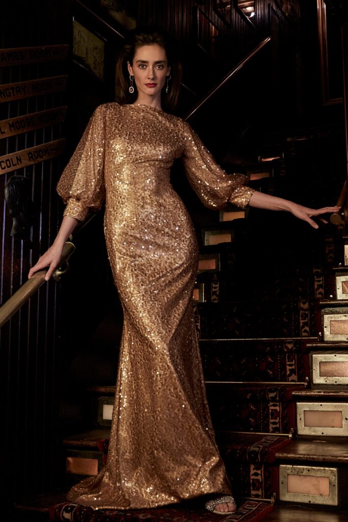 модное платье на новый год 2022 2021 корпоратив блестящее пайетки длинное золотое
