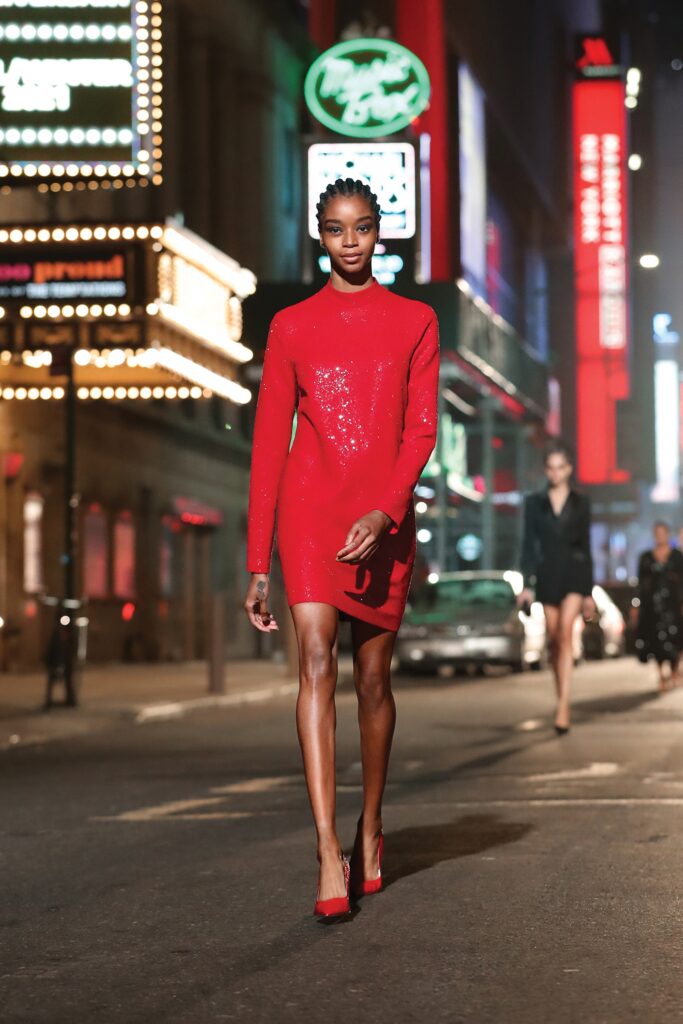 модное платье на новый год 2022 2021 корпоратив на нг блестящее пайетки короткое красное