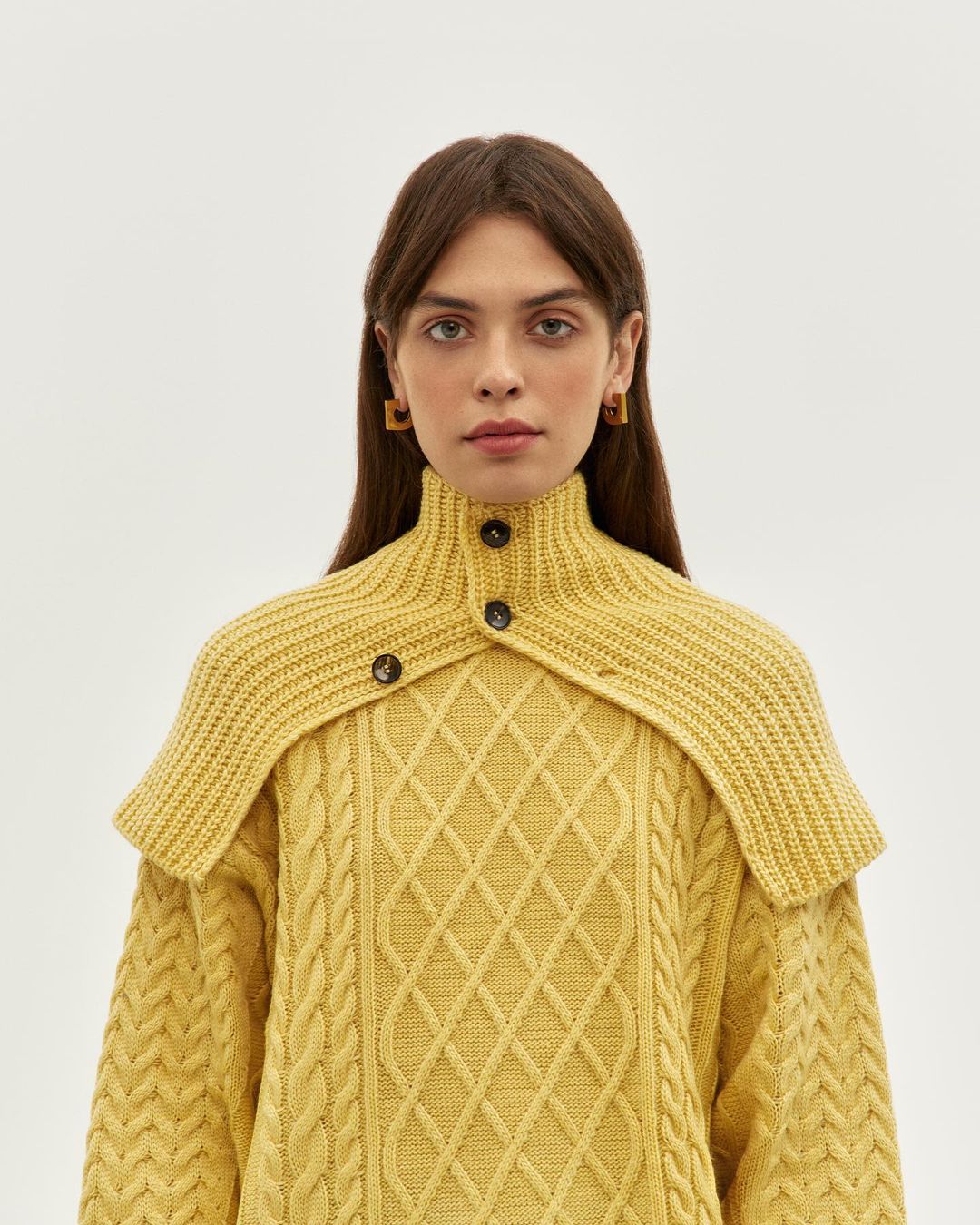 модный свитер осень зима 2021 2022 косы объем украинский бренд желтый