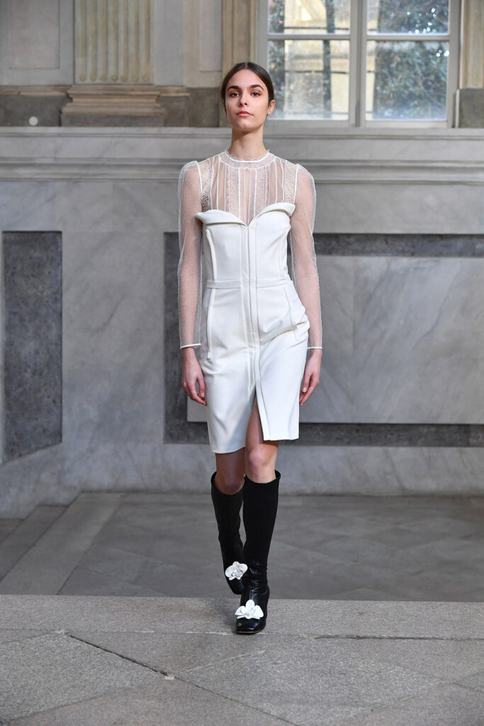 модное приталенное белое платье миди мини прозрачное новый год 2022