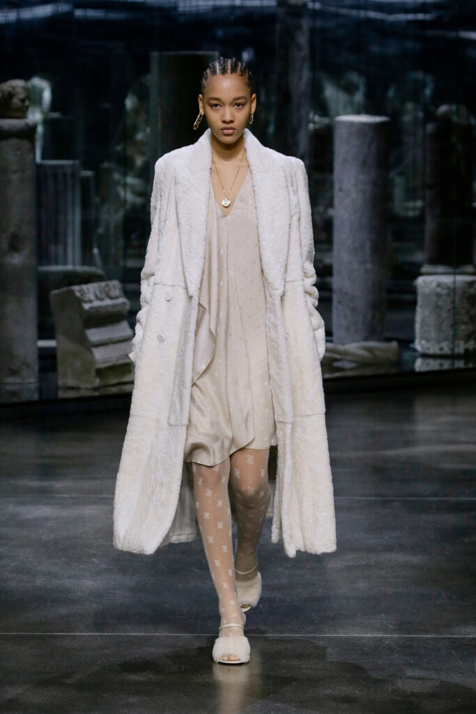 модное белое атлас шифон платье миди молочное белое пальто новый год 2022