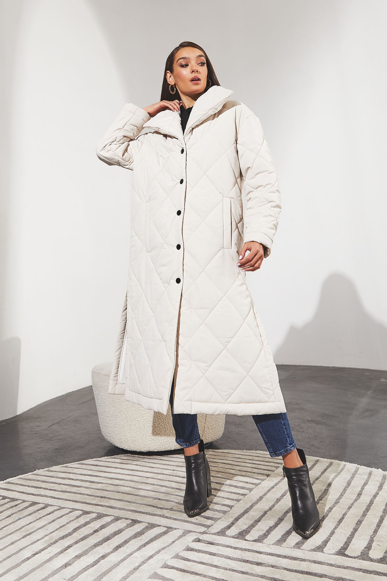 модный пуховик зима 2021 2022 оверсайз белый стеганый длинный пальто