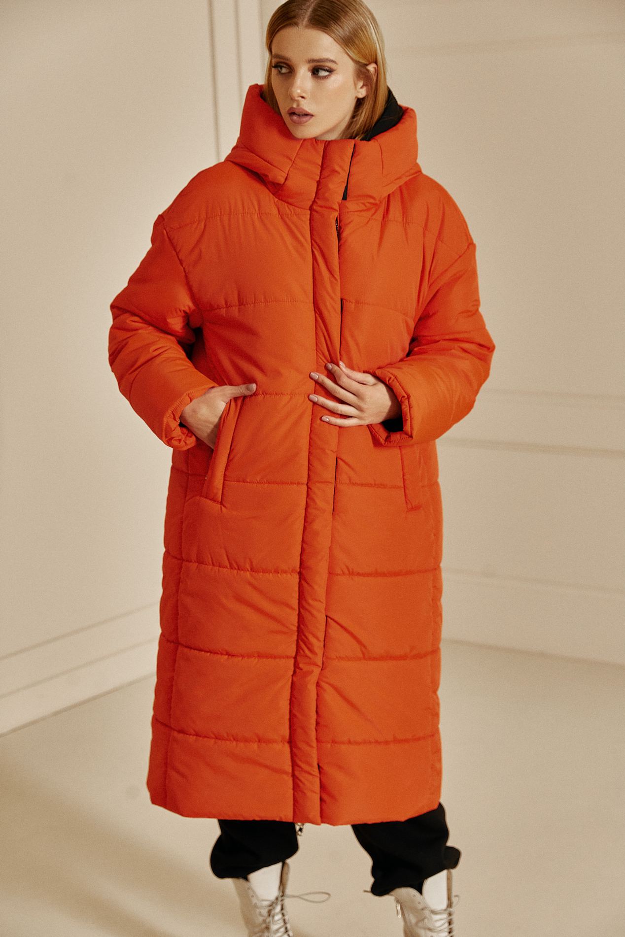 модный пуховик зима 2021 2022 украинский бренд неоновый яркий оранжевый длинный