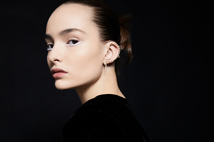 модный макияж глаз весна 2022 стрелки подводка кутюр Dior диор