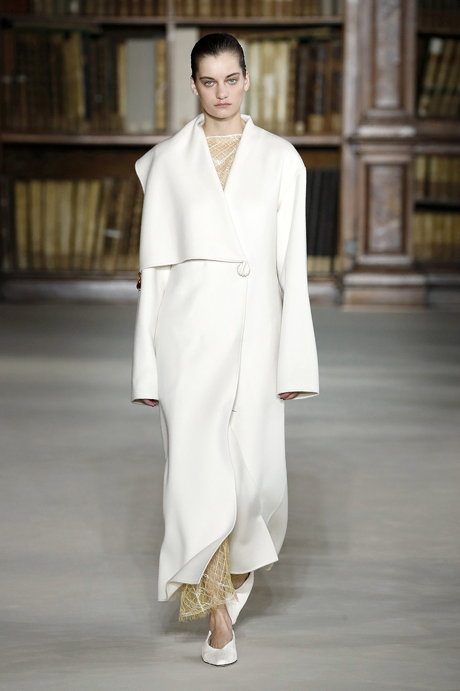 модное белое пальто весна 2022 длинное