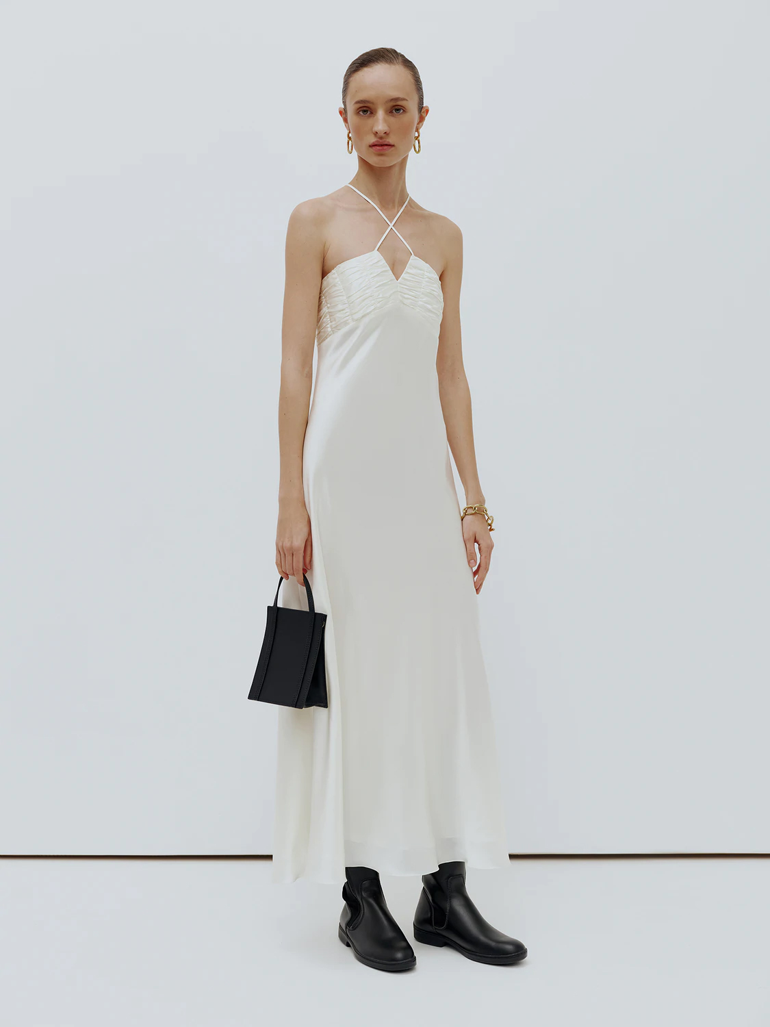 модное платье комбинация весна лето 2022 в бельевом стиле длинное белое 