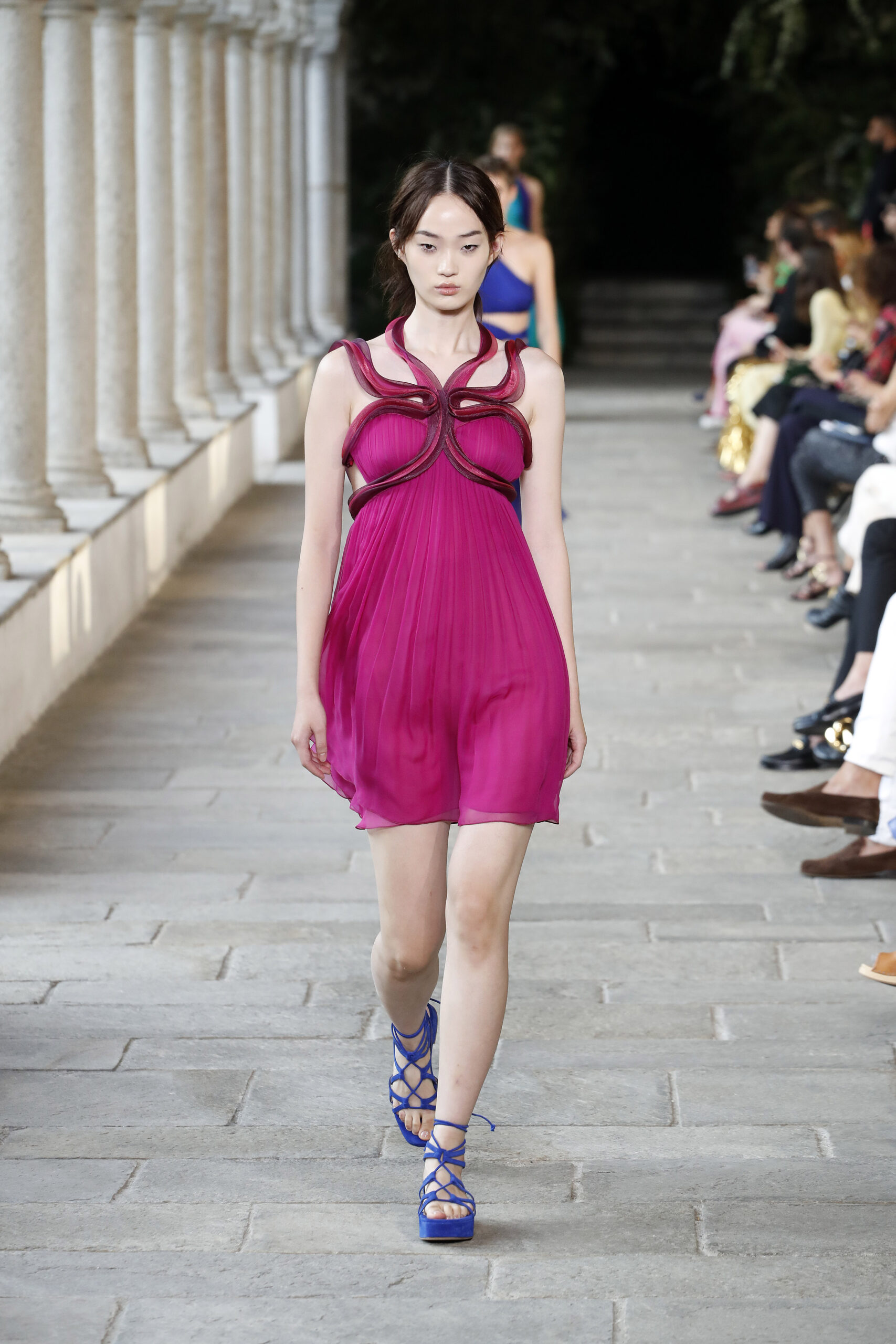 модна рожева сукня літо 2022 коротка міні