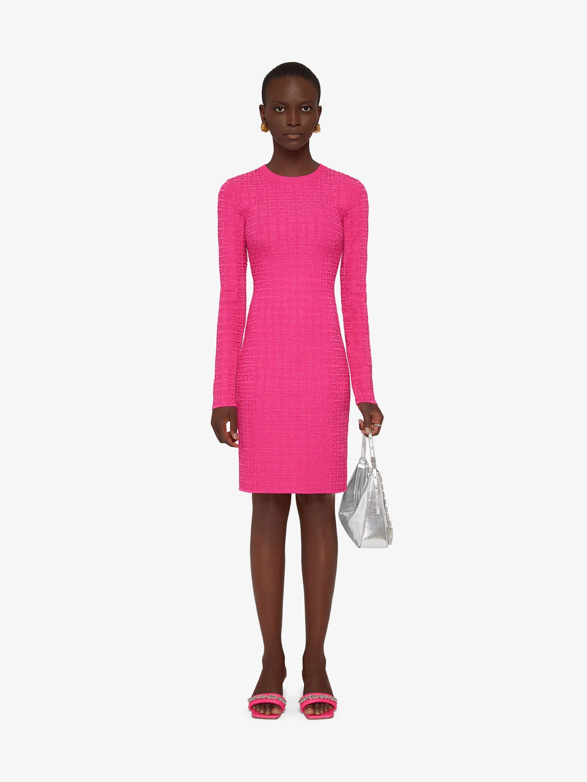 модна сукня осінь зима 2022 2023 тренди рожева барбікор Barbiecore