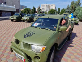 дмитро комаров благодійність машини для зсу