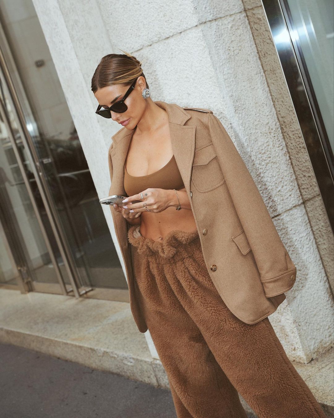 модний жакет піджак осінь 2022 як стильно носити Milan Fashion Week тиждень моди мілан стрітстайл