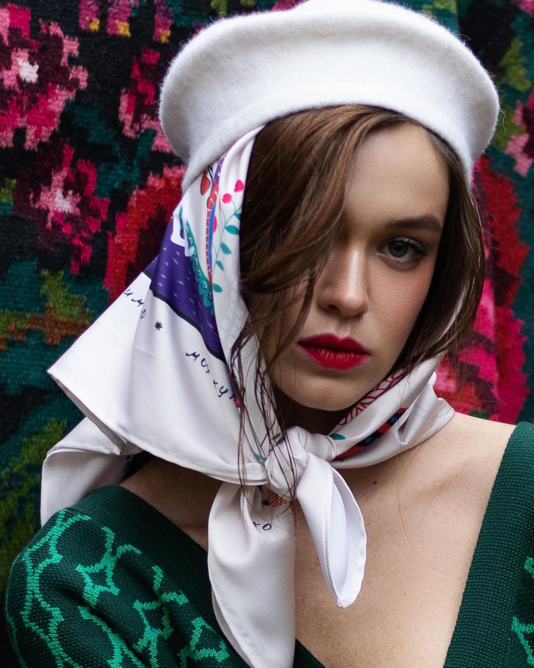марія яремчук хустка платок як модно носити осінь зима 2022 2023