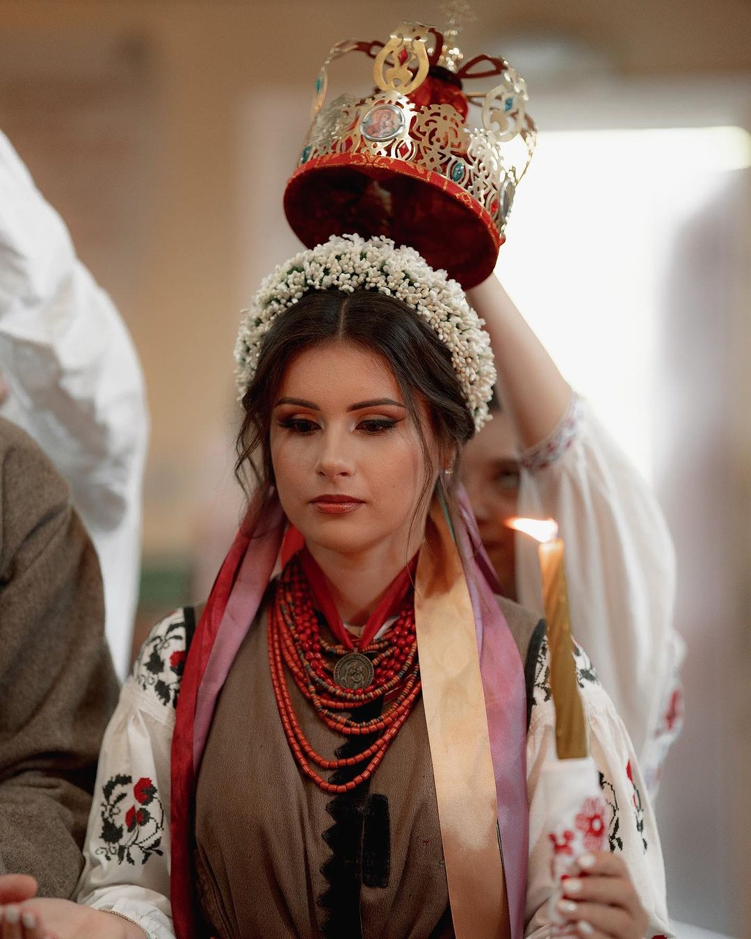 віталій дужик сопілкар Kalush Orchestra одружився весілля в українському стилі весільний автентичний одяг