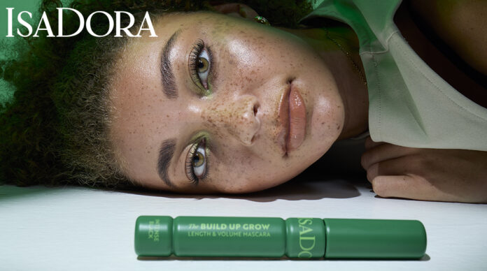 BuildUpGrowMascara_model84_1140x635