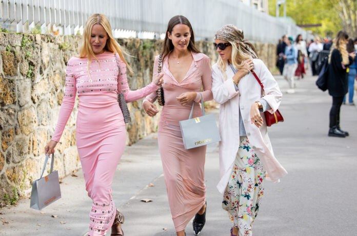Street Style - Paris Fashion Week - Womenswear Spring Summer 2026 - Day Four