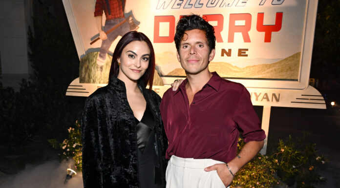 Зірка «Рівердейлу» Каміла Мендес заручилася з музикантом Руді Манкузо: роман, який став історією кохання