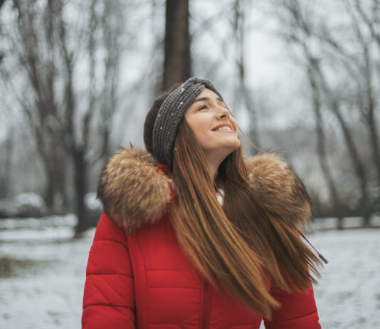 Холод, опалення, сухість: топ-5 SOS-засобів для шкіри рук і губ