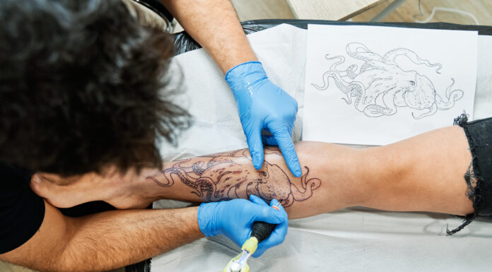 Тіло як хроніка спротиву: як українці перетворюють воєнний досвід на тату-історії