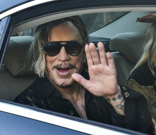 Занепад ікони: Чому Міккі Рурк обрав «декорації зі щурів» замість допомоги?