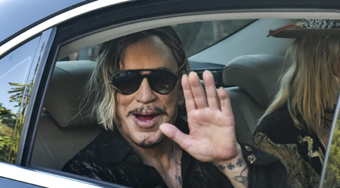 Занепад ікони: Чому Міккі Рурк обрав «декорації зі щурів» замість допомоги?